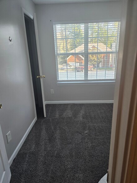Building Photo - 305 Wood Sage Dr