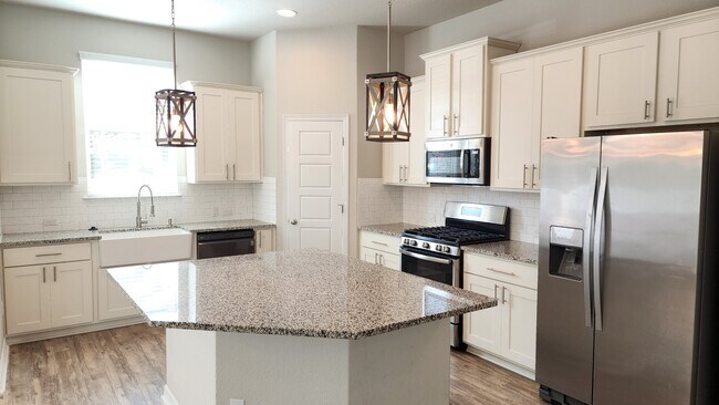 Building Photo - 2208 Dillon Pond Ln