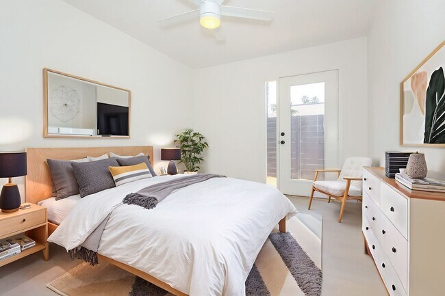 Building Photo - Stylishly Remodeled 1 Bed/1Bath in Crown P...
