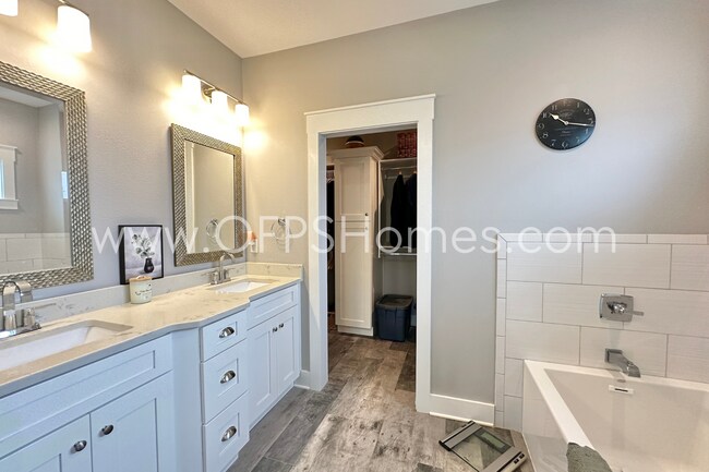 Building Photo - AVAILABLE! Modern 4BR Home - Beach & Base Proximity