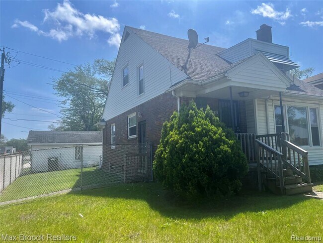 Building Photo - 15518 Meyers Rd