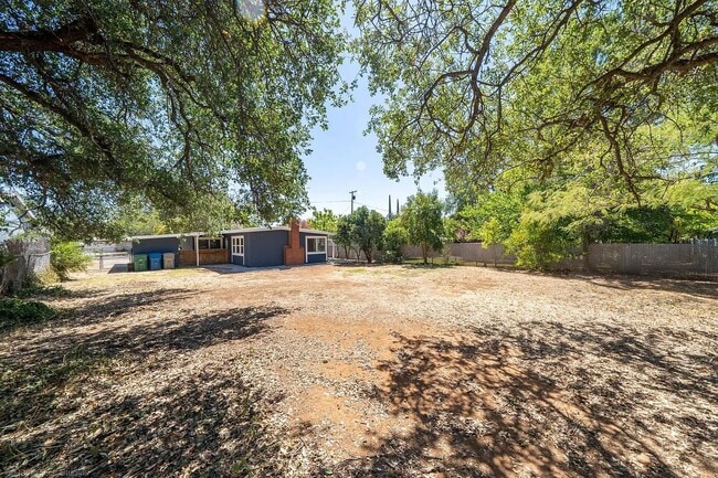Building Photo - Home with Carport