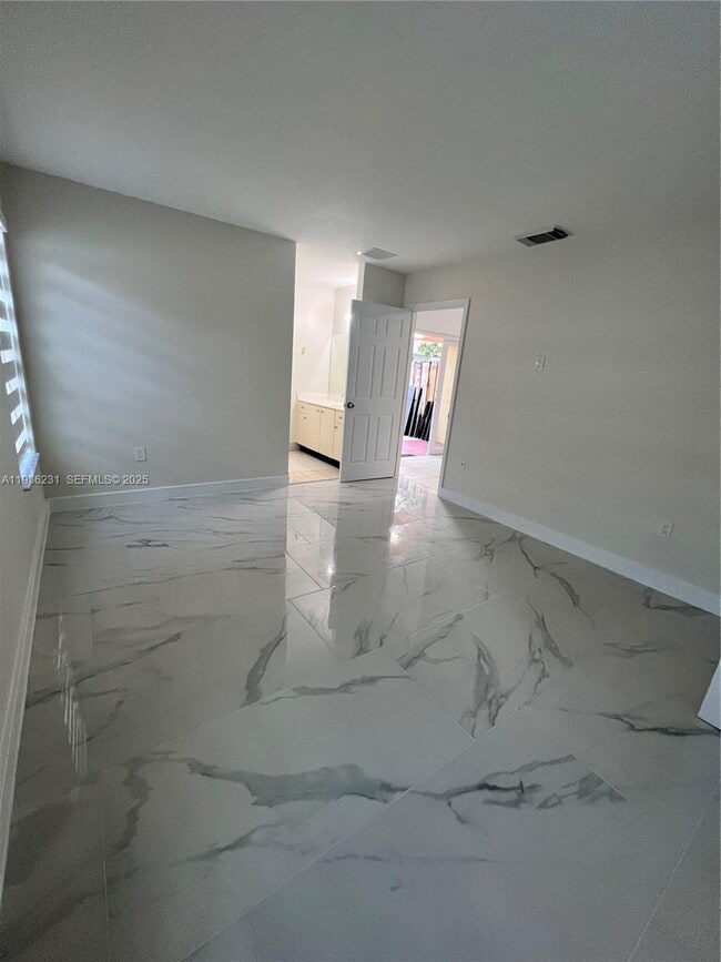 Building Photo - 20613 SW 93rd Ave