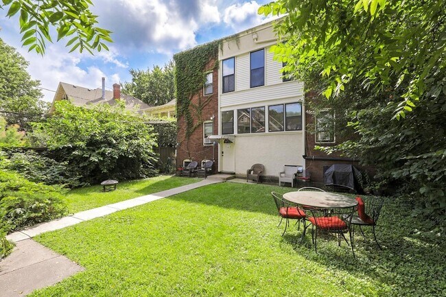 Building Photo - 971 Goodrich Ave