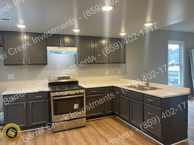 Building Photo - 2-Bed 1-Bath House + Large Storage Garage