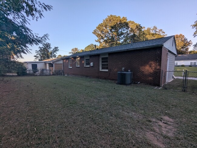 Building Photo - 2194 Baywood Dr SE