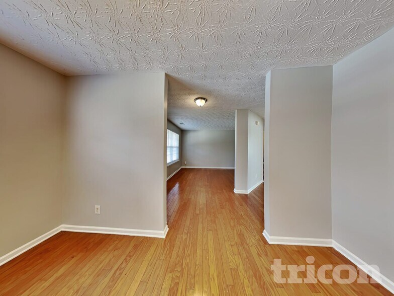 Building Photo - 339 Waterbury Way