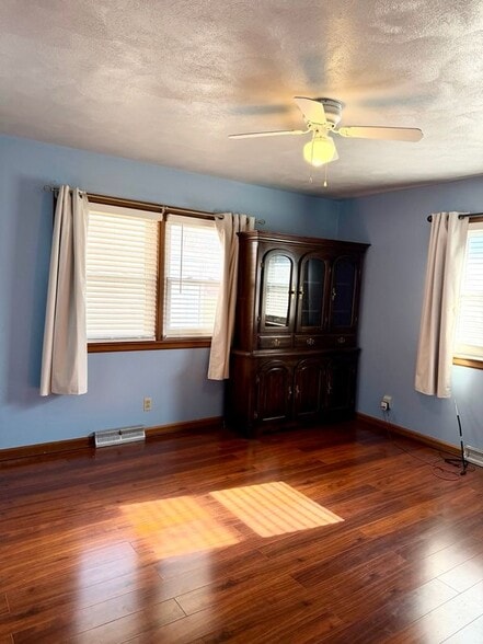 Building Photo - 1617 N 64 Terrace