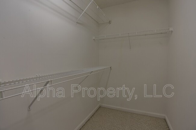 Building Photo - 120 Windsong Dr