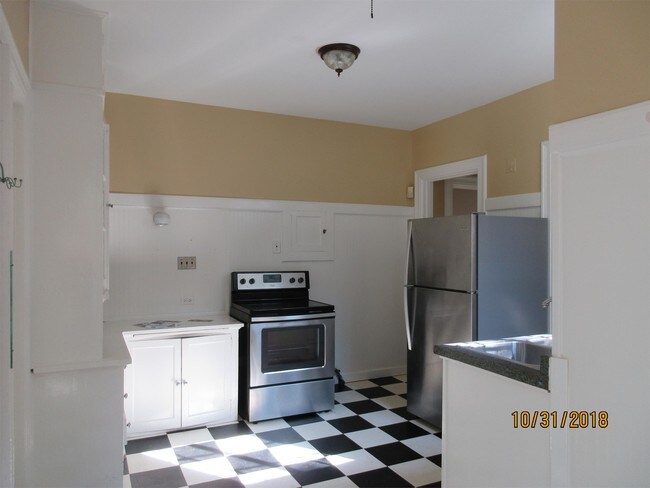 Building Photo - 70 N Monterey St