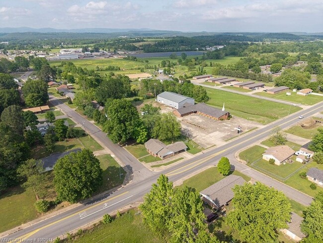 Building Photo - 100 Meadow Pl