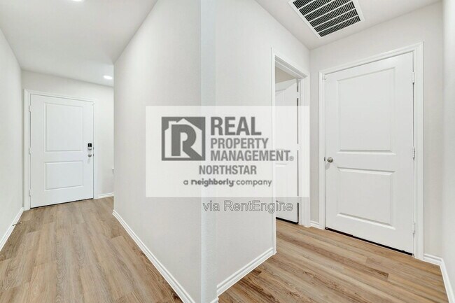 Building Photo - 848 Good Cheer Ln