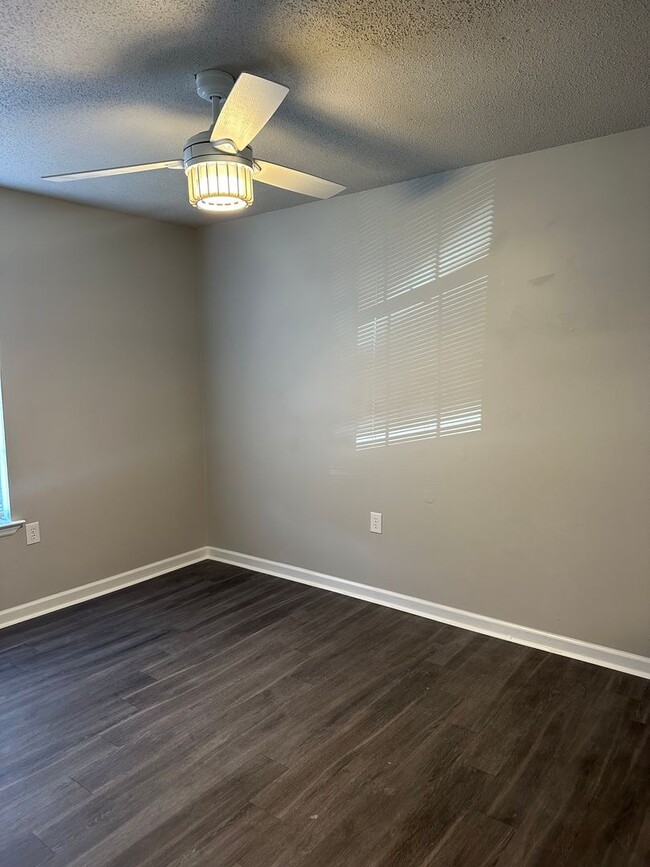 Building Photo - Recently Remodeled 4-Bedroom Home: Style and Convenience Awaits!