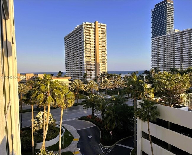 Building Photo - 1945 S Ocean Dr