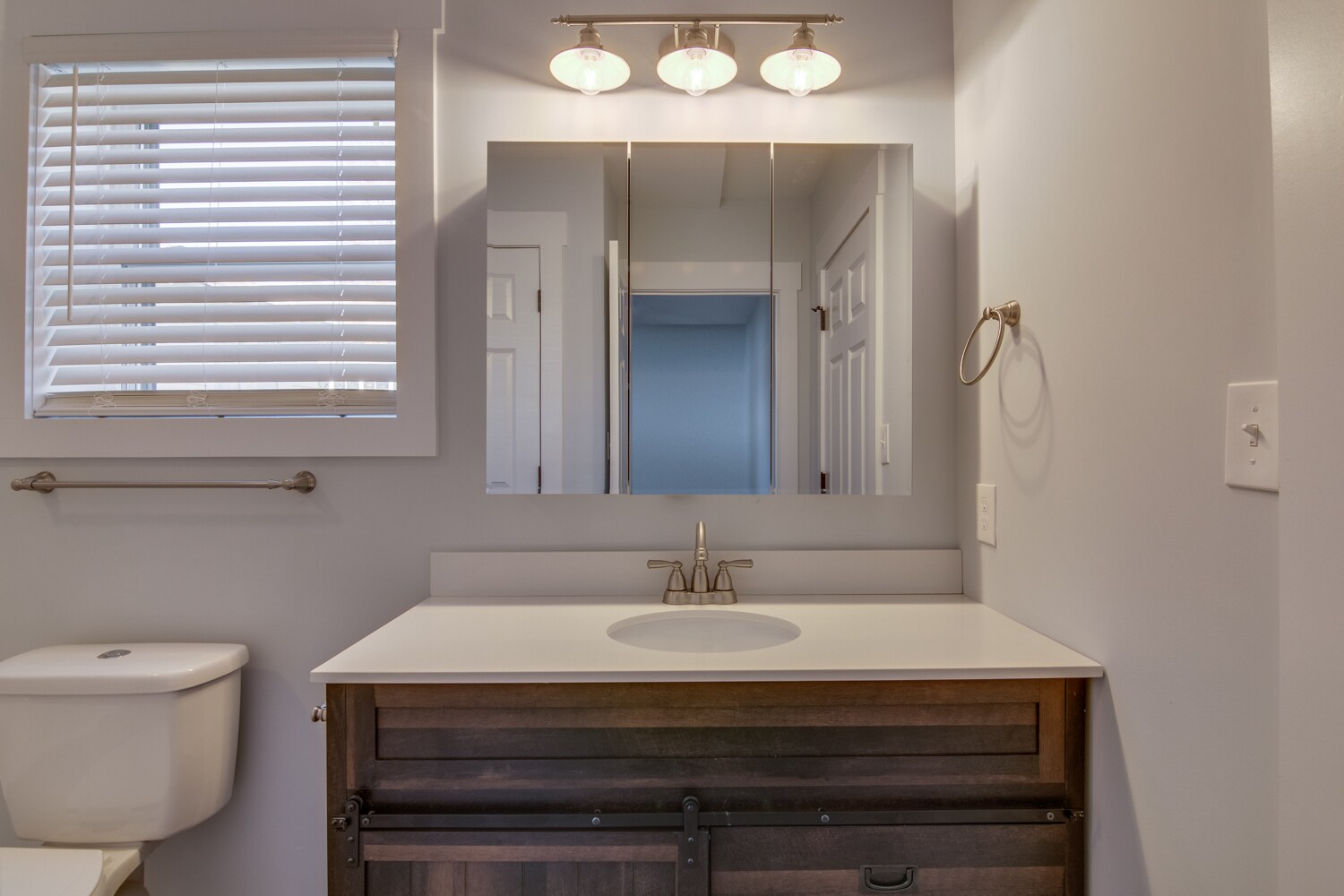 Guest Bath - 515 flint st