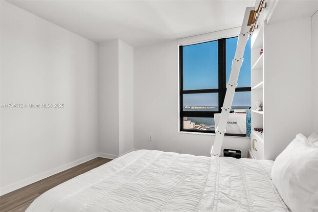 Building Photo - 951 Brickell Ave