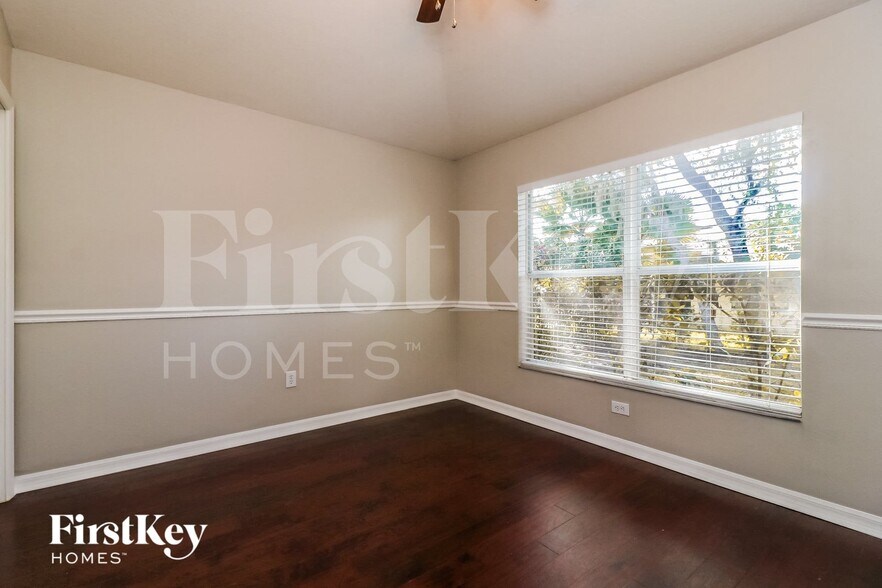 Building Photo - 6201 Gannetdale Dr