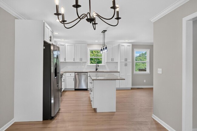 Building Photo - 9512 Heathwood Dr