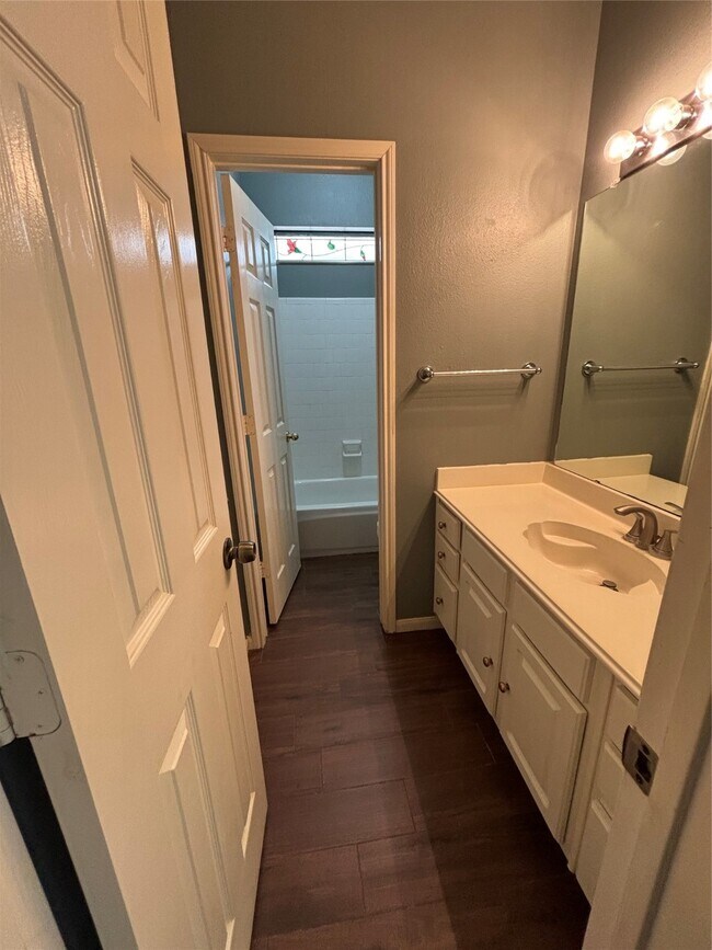 Building Photo - 12819 Reedwood Ridge Rd