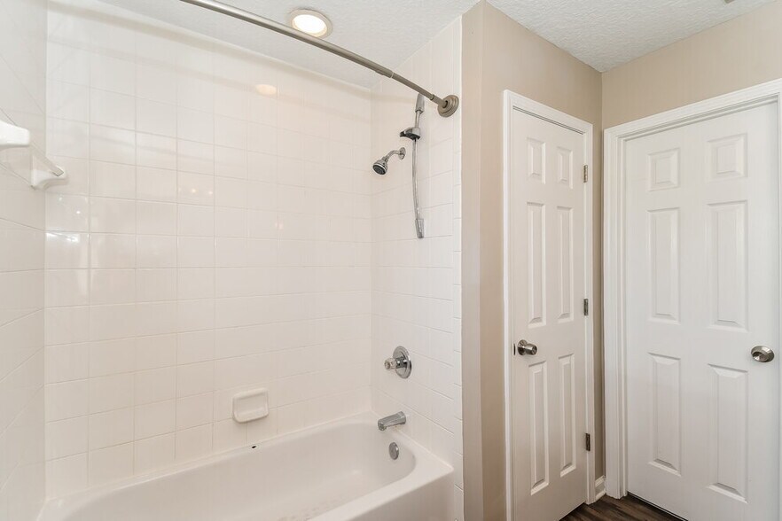 Building Photo - 1321 Spruce St