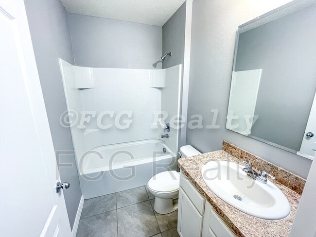 Building Photo - 345 Holly Berry Dr