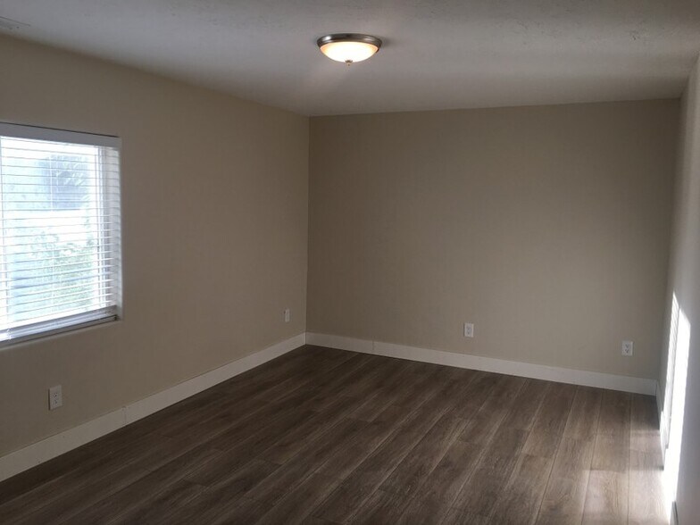 Building Photo - 11051 Hampton Way