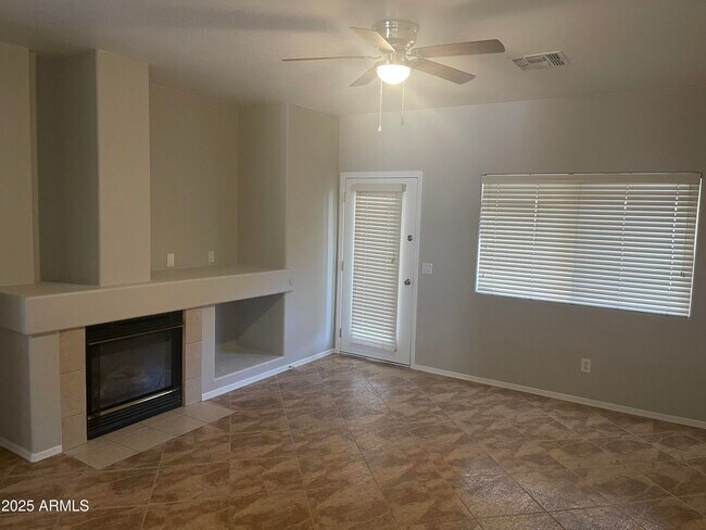 Building Photo - 12524 W Adams St