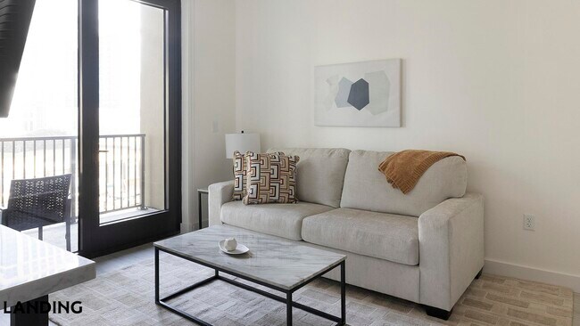 Building Photo - 1007 S Mint St