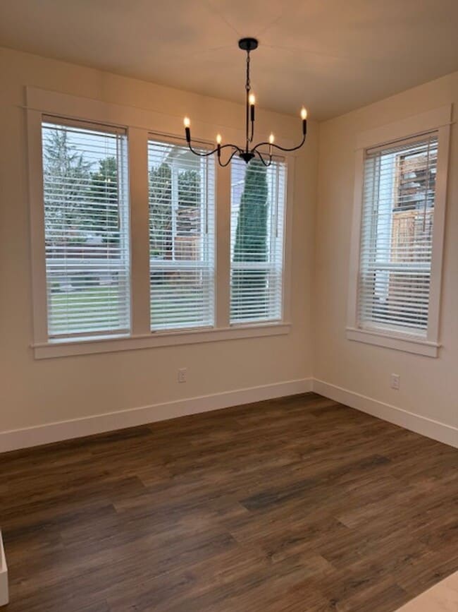 Building Photo - New Construction 4-bedroom 4 Bath Dundee OR 97115