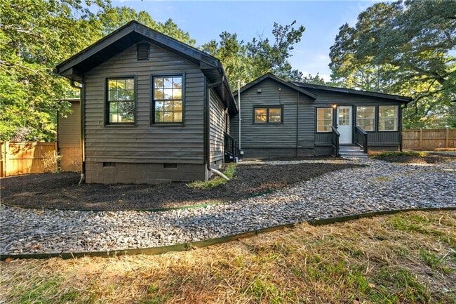 Building Photo - 1797 Willis Mill Rd SW