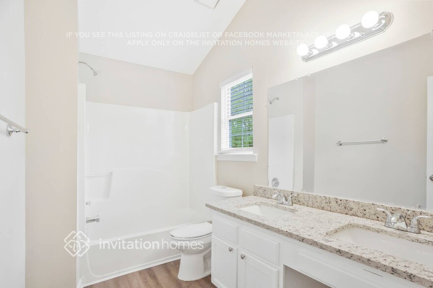 Building Photo - 3718 Oakwood Manor Ct
