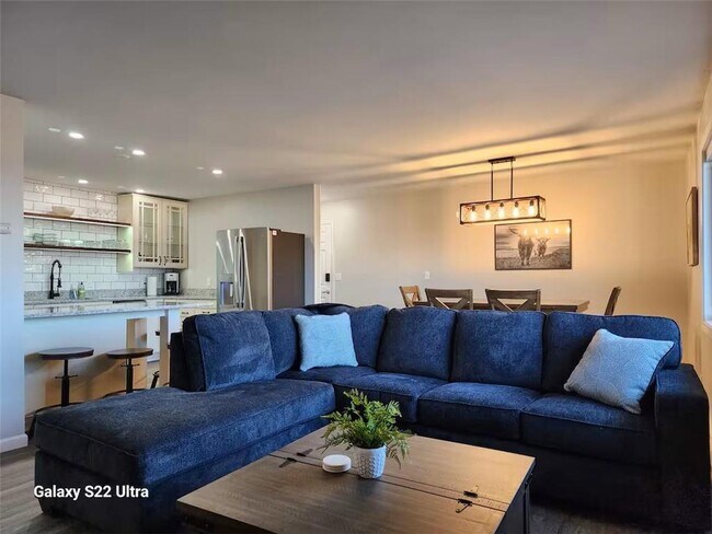 Building Photo - 114 Lake Ave S