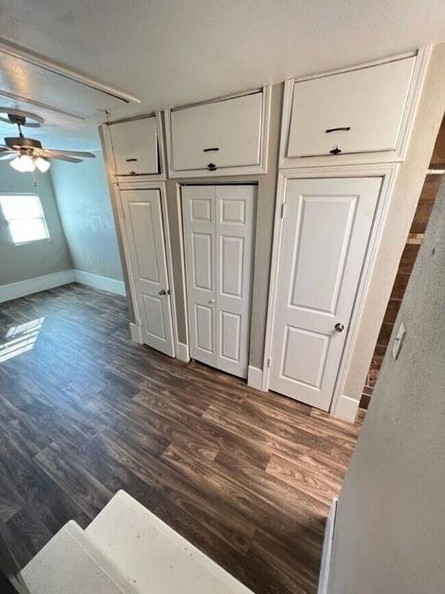 Building Photo - 10263 Casa View Dr