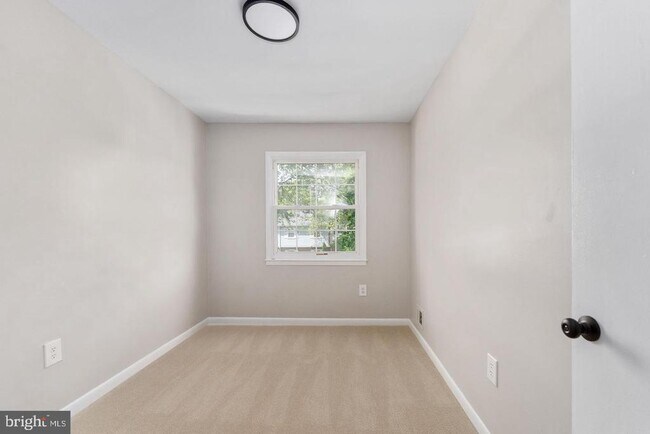 Building Photo - 14843 Emberdale Dr