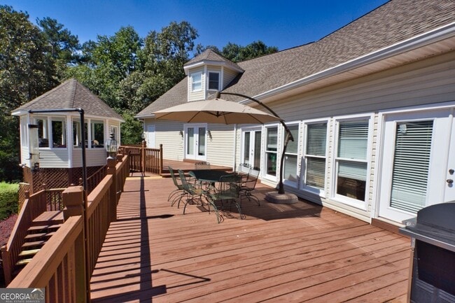 Building Photo - 5166 Wheeler Dr