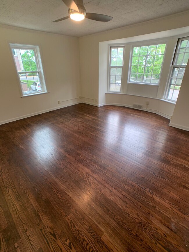 Building Photo - Gorgeous renovated 5 bed 3.5 bath in Clayton