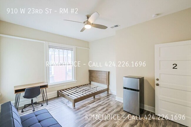 Building Photo - 910 W 23rd St