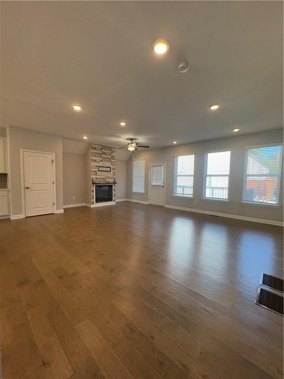 Building Photo - 20 Wren Dr