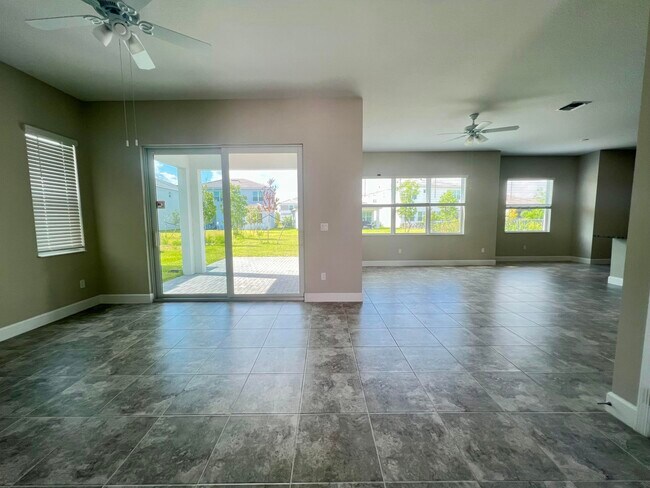 Building Photo - 14998 Goldspar Ct