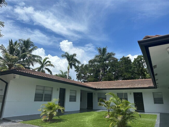 Building Photo - 3315 SW 15th Ave
