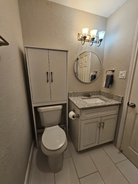 Building Photo - 19403 Youngtree Cir