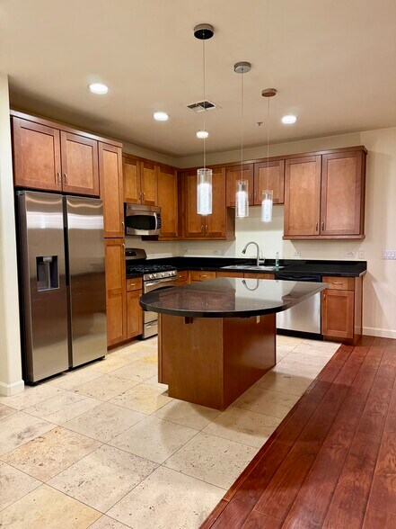 Building Photo - 7291 N Scottsdale Rd