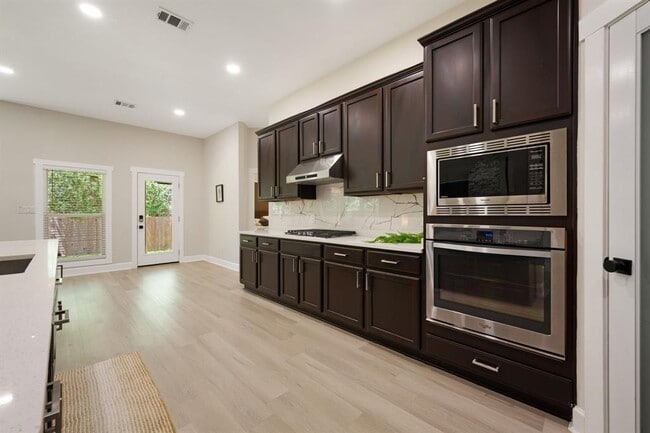 Building Photo - 3539 Laurel Bay Loop