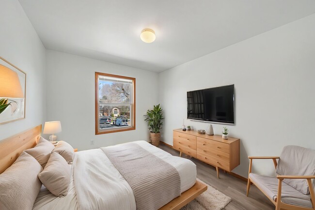 Building Photo - 2348 Forsythia Ct