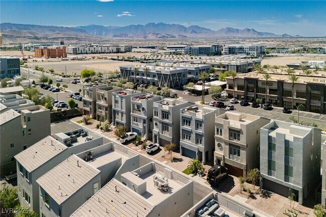 Building Photo - 8095 Carpenter Creek Ave