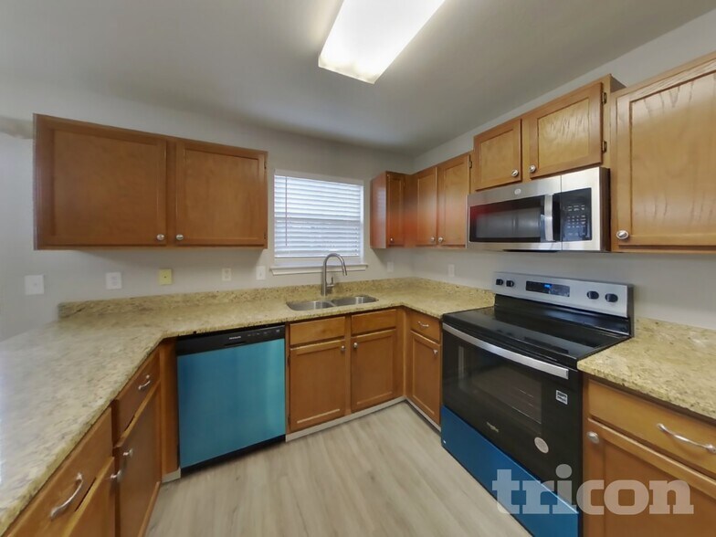 Building Photo - 10734 Tiger Grove