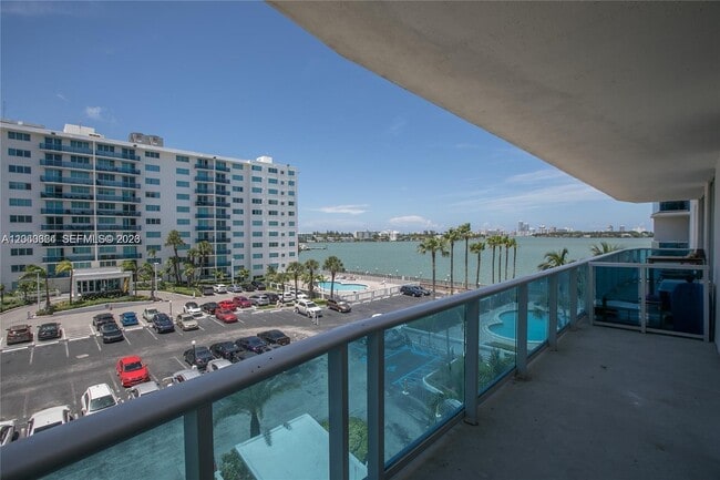 Building Photo - 7501 E Treasure Dr