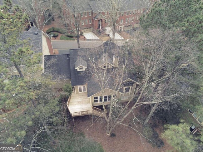 Building Photo - 7155 Roswell Rd