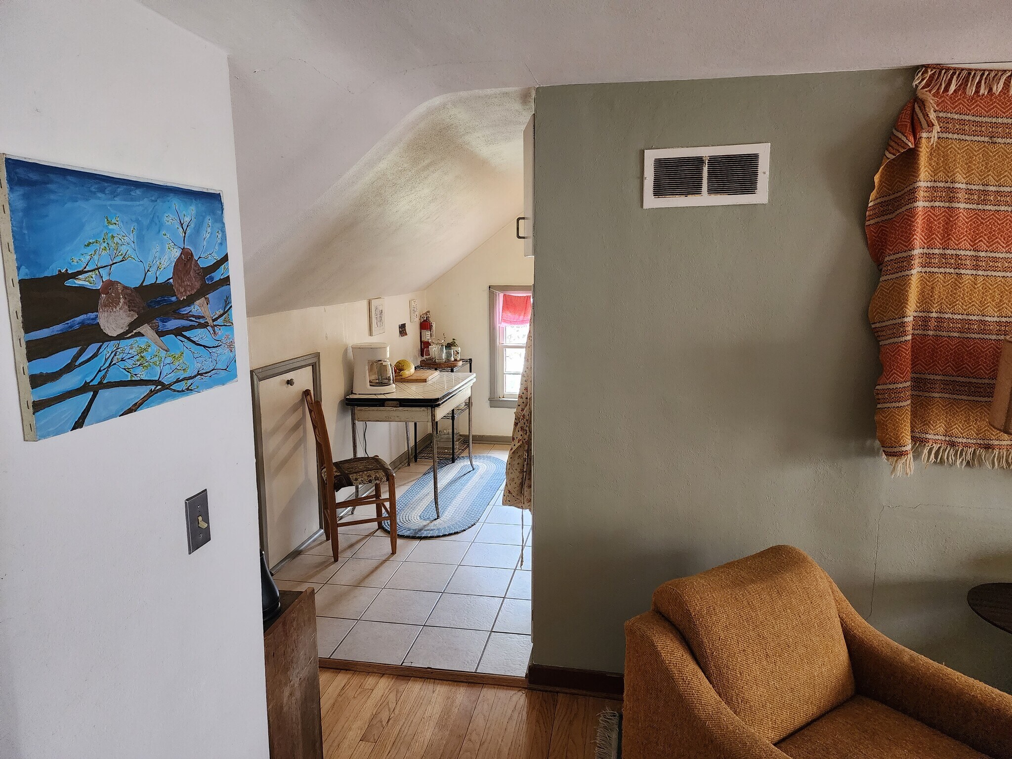 Kitchen/Entry - 2105 E Washington Ave