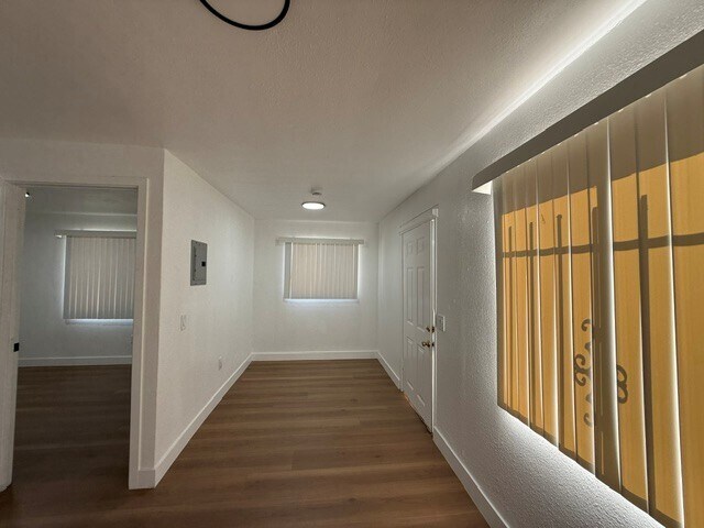 Building Photo - 8901 1/2 Holmes Ave